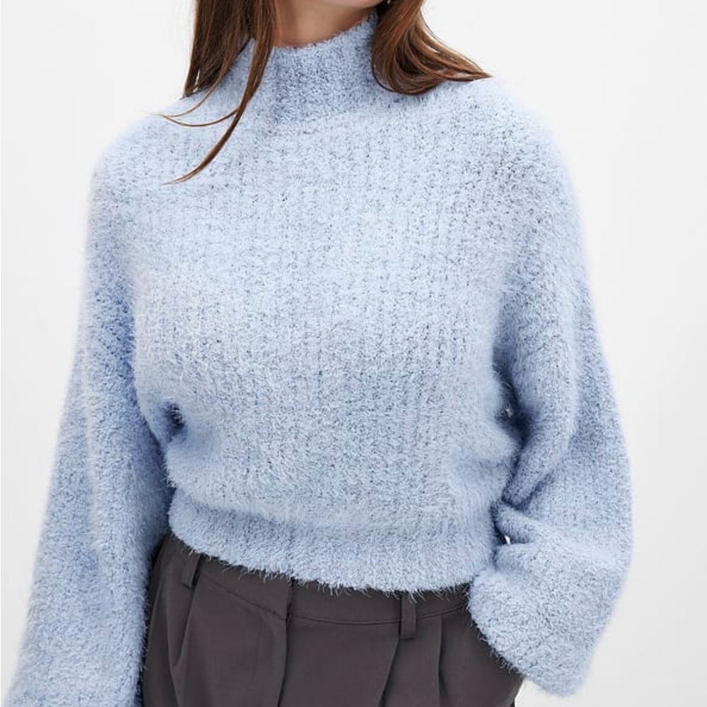 Na-kd Fluffy Knitted Turtleneck oversized Sweater. small. Light blue. New